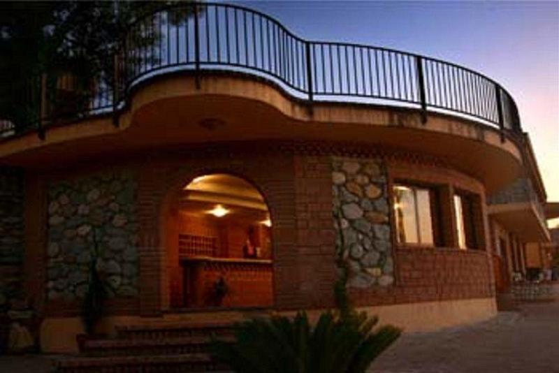 Blue Paradise Villaggio Паргелия Екстериор снимка